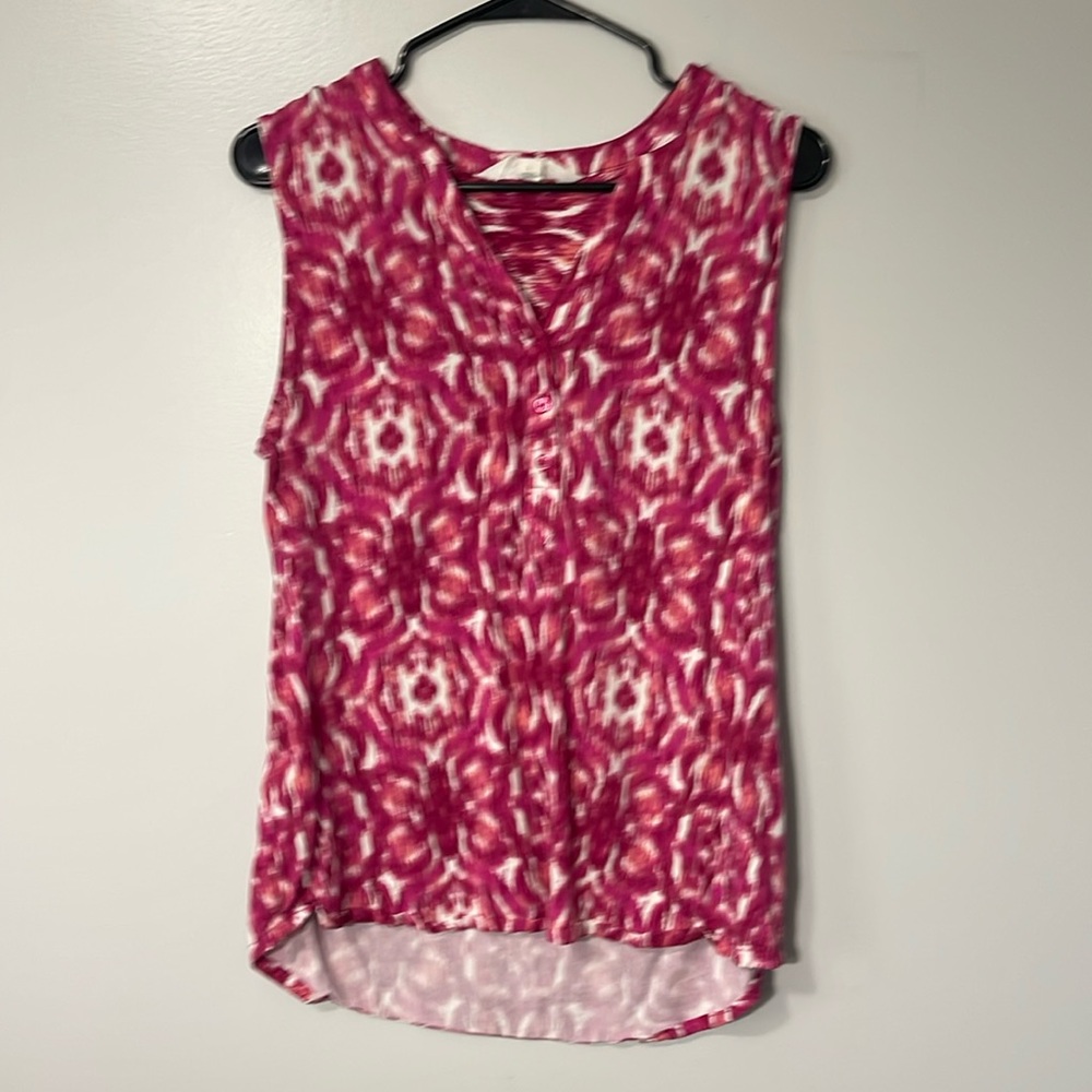 GUC v neck sleeveless top